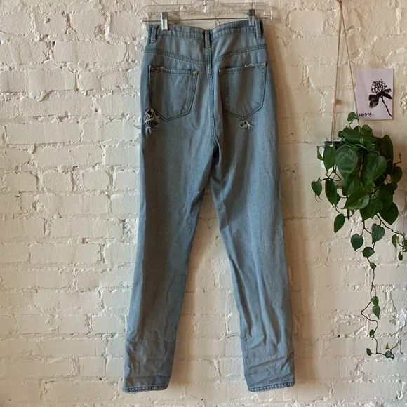 UO Ripped High Rise Jeans - Picture 4 of 7